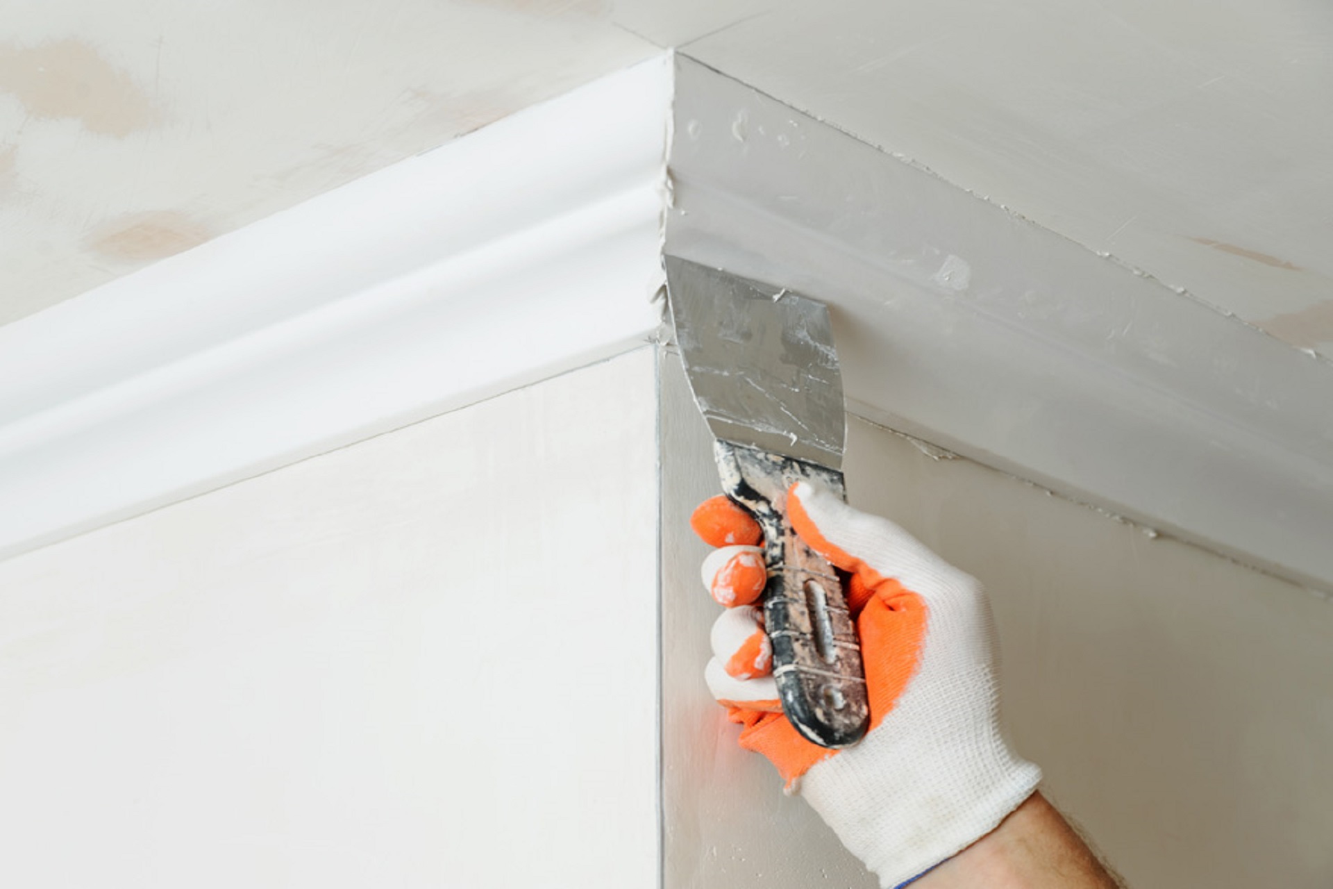 crown-molding-installation-vancouver